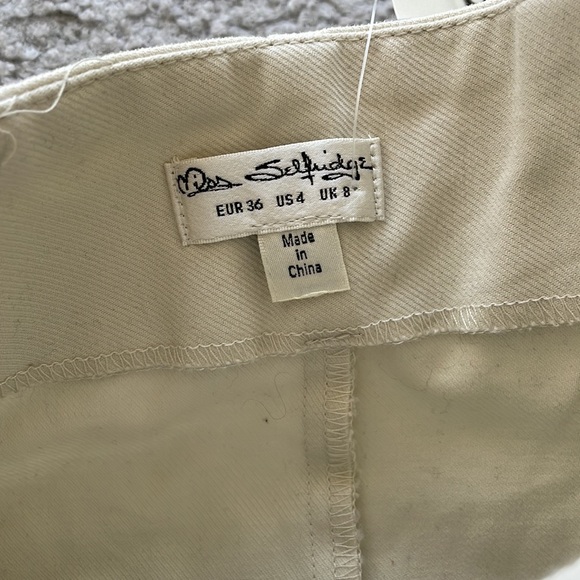 NEW - Cream Miss Selfridge’s skirt size 4 - Picture 2 of 3